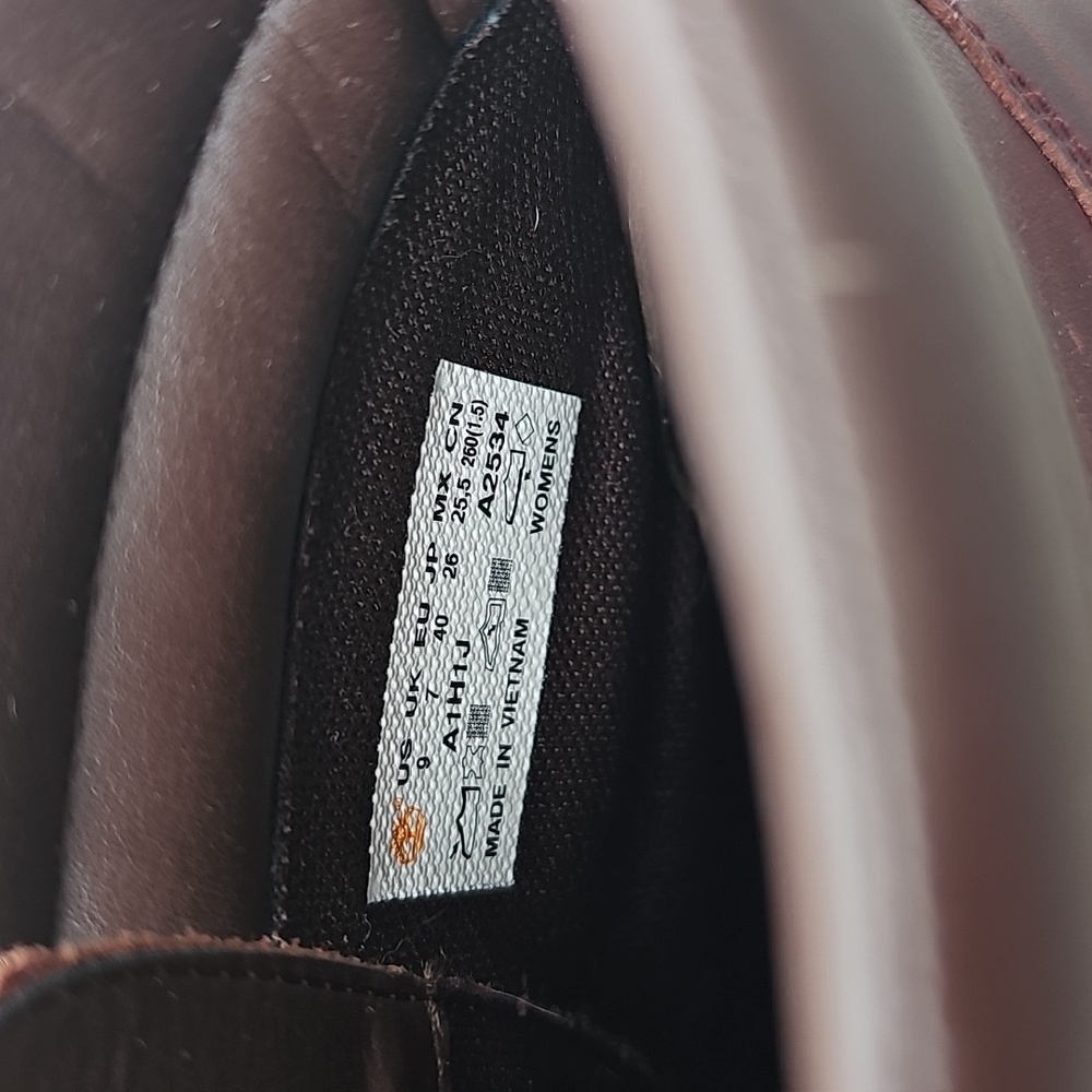 Timberland Women's Burgundy Lace-Up Boots - Picture 3 of 9